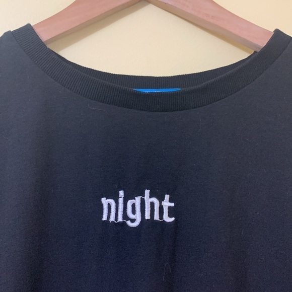 Cherry AKA Black Embroidered Night Crescent Moon Crewneck Short Sleeve T-Shirt L - Picture 7 of 10